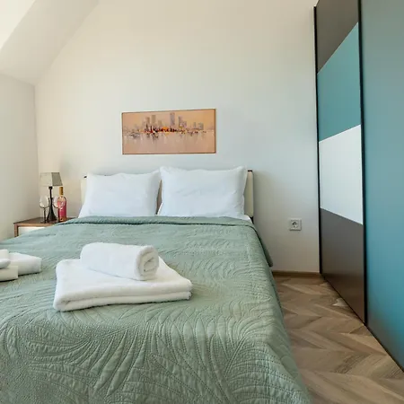 Elegant And Sunny With Free Parking * Варна